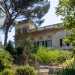 Parliamo di Villa Bonomo, la pi grande delle antiche residenze di via Amendola, che dallo scorso giugno ha aperto al pubblico il suo giardino di 20.000 metri quadri ricco di alberi secolari, piante e vasi ornamentali